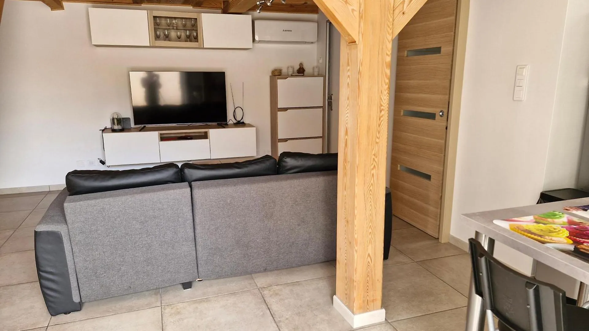 Petite Maison Meublee Entre Avignon Et Carpentras Morieres-les-Avignon 0*,  France